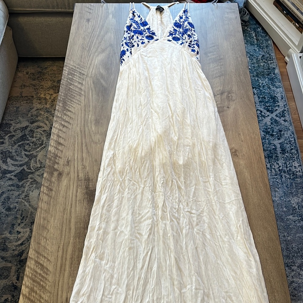 Dress - Picture 4 of 7